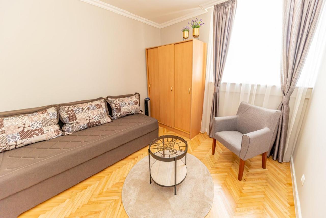 City Center De Lux Apartment Бар Екстериор снимка