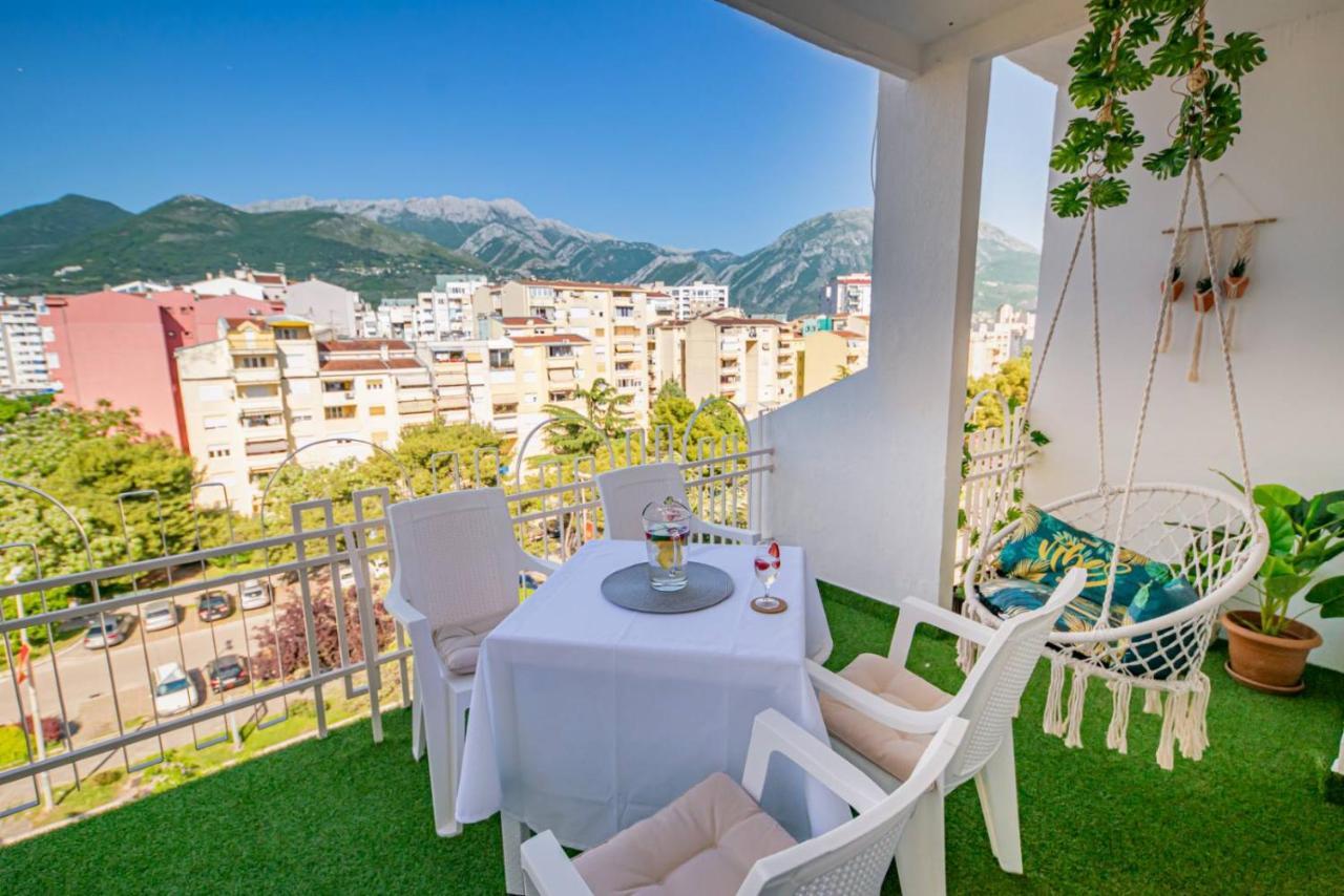 City Center De Lux Apartment Бар Екстериор снимка