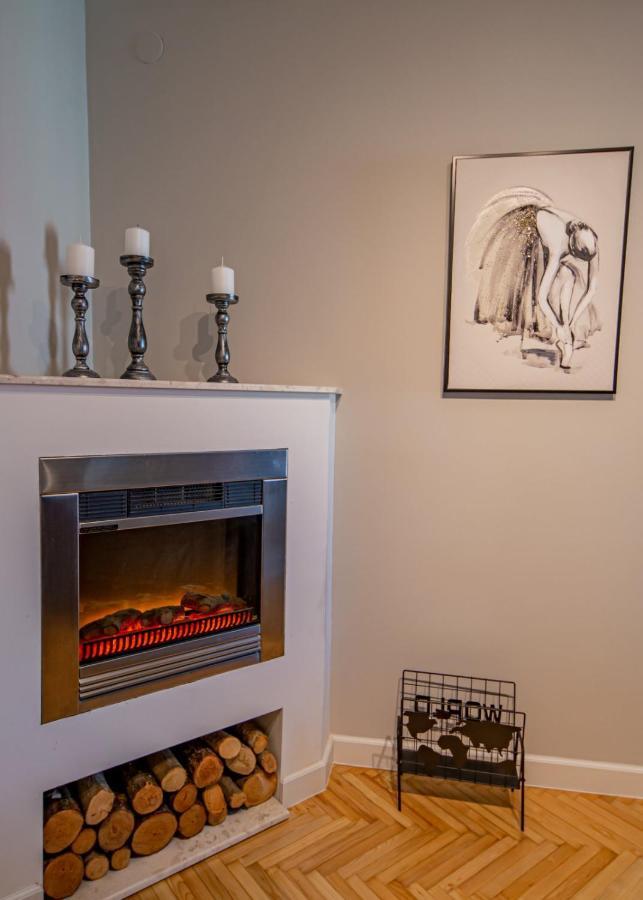 City Center De Lux Apartment Бар Екстериор снимка