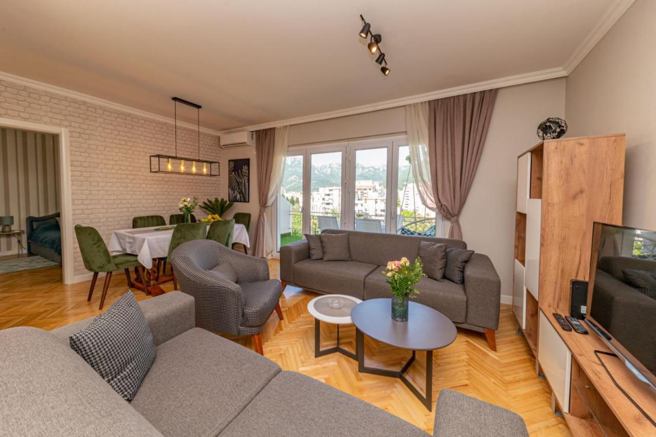 City Center De Lux Apartment Бар Екстериор снимка