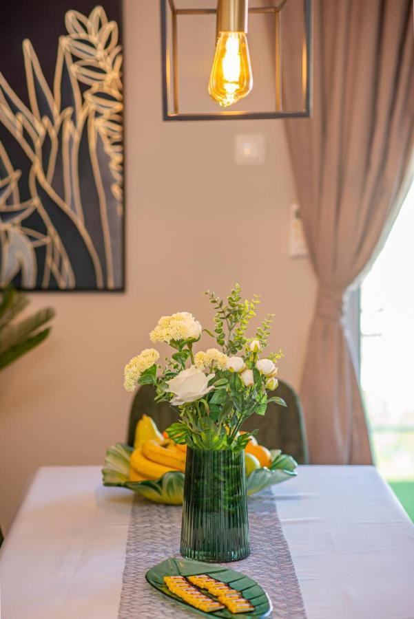 City Center De Lux Apartment Бар Екстериор снимка