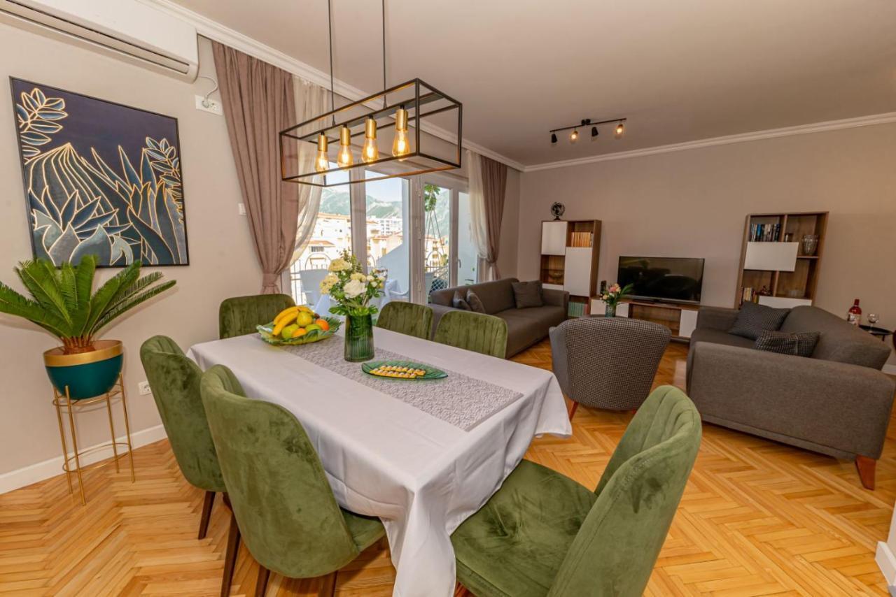 City Center De Lux Apartment Бар Екстериор снимка