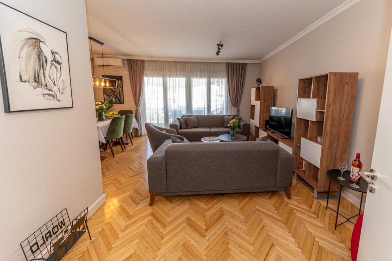City Center De Lux Apartment Бар Екстериор снимка