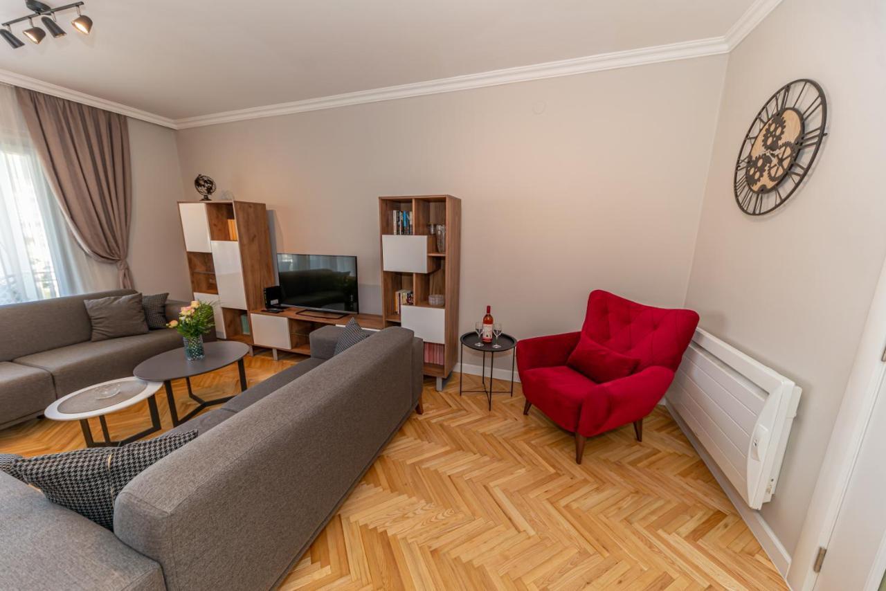 City Center De Lux Apartment Бар Екстериор снимка